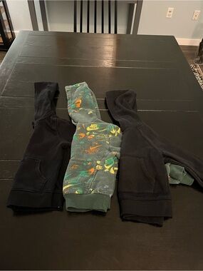BUNDLE! Nike Kids Green Printed Skate Joggers